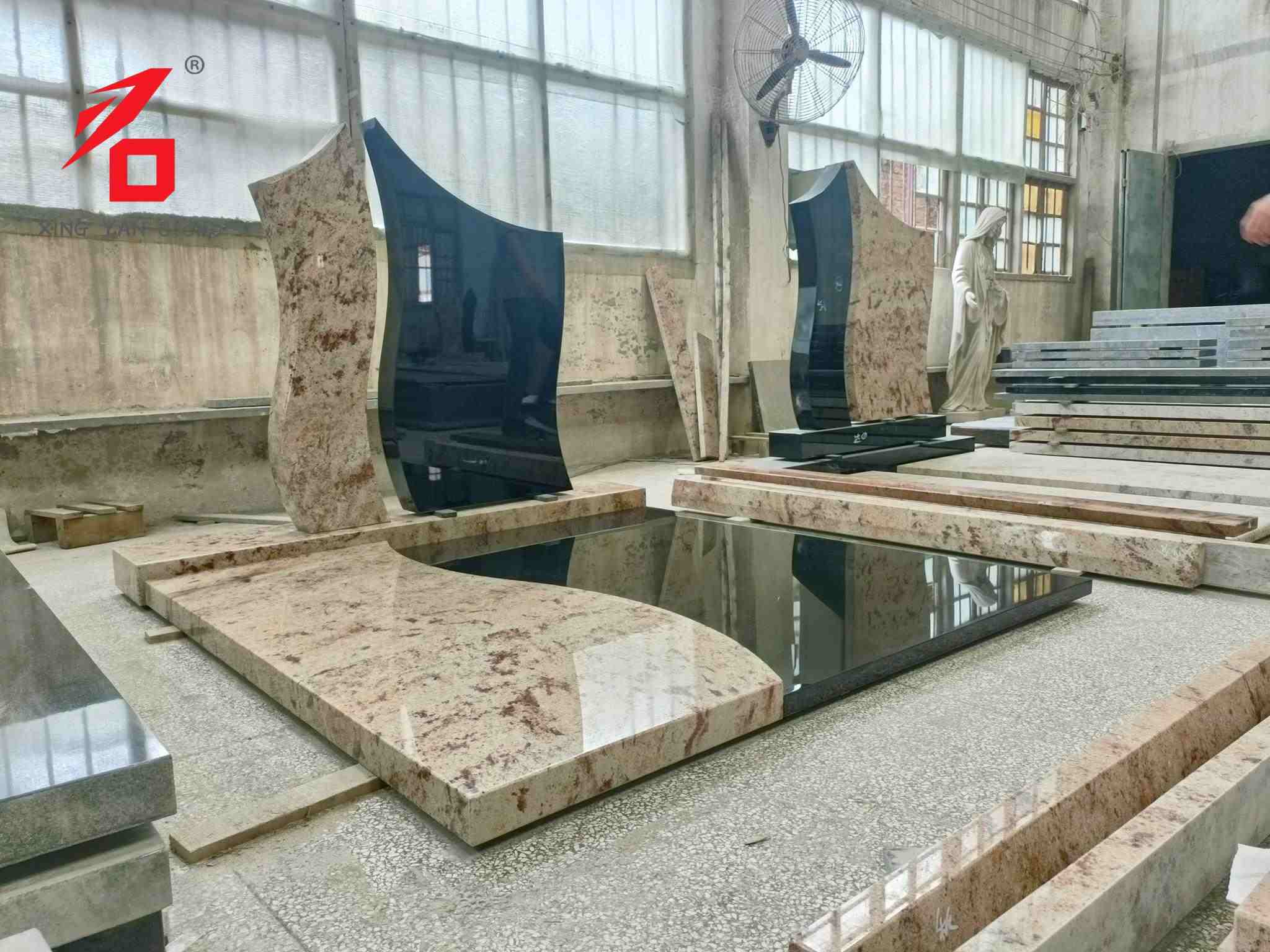 Avustralya Sanatsal Heykel Mezar Taşı