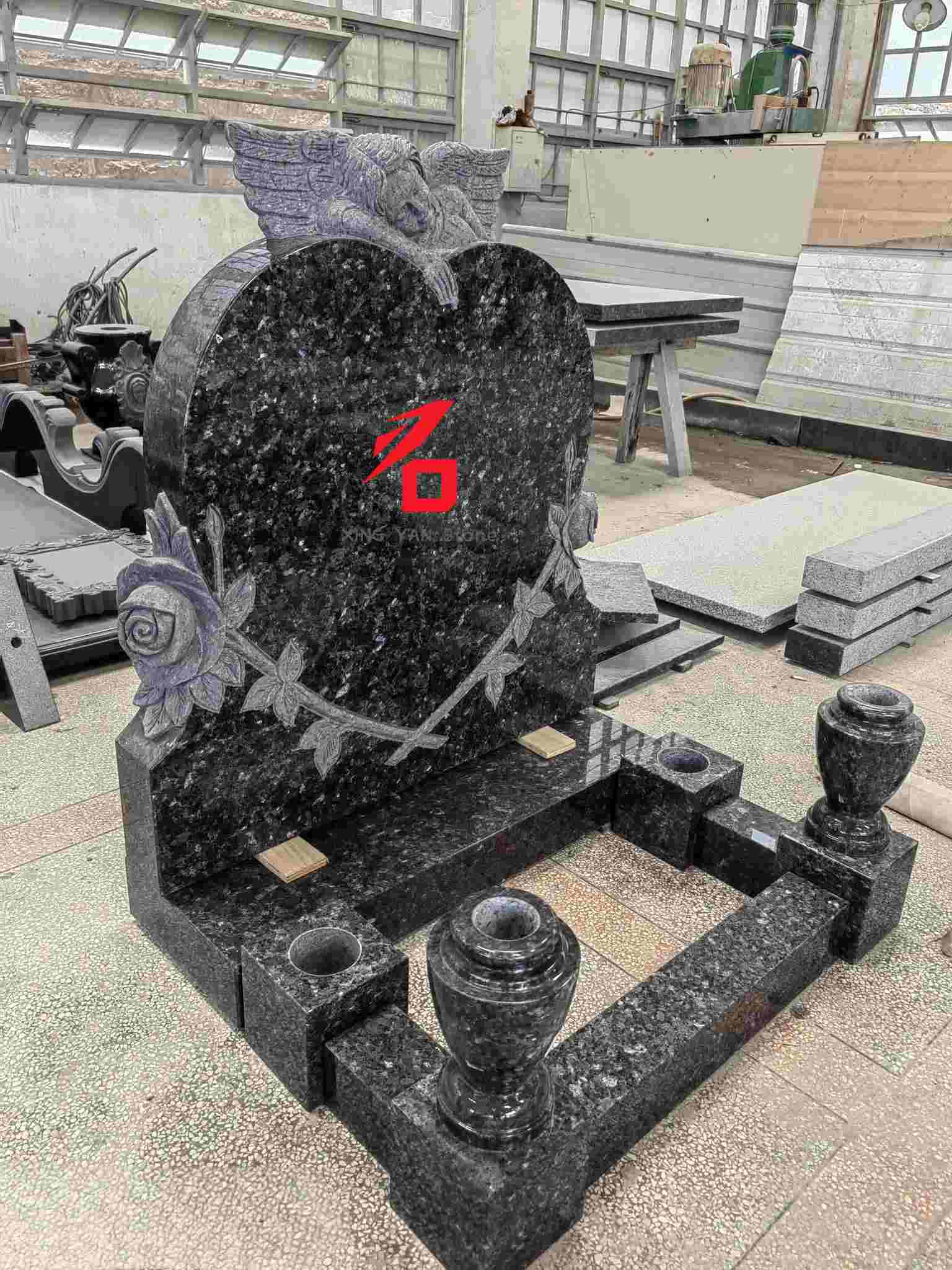 Mavi İnci Granit Kalp Şeklinde Melek Anıt Mezar Taşı