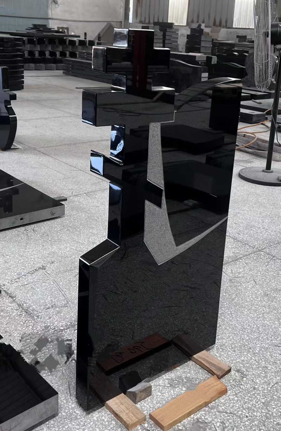 Xingyan Yaratıcı Geometrik Siyah Mezar Taşı